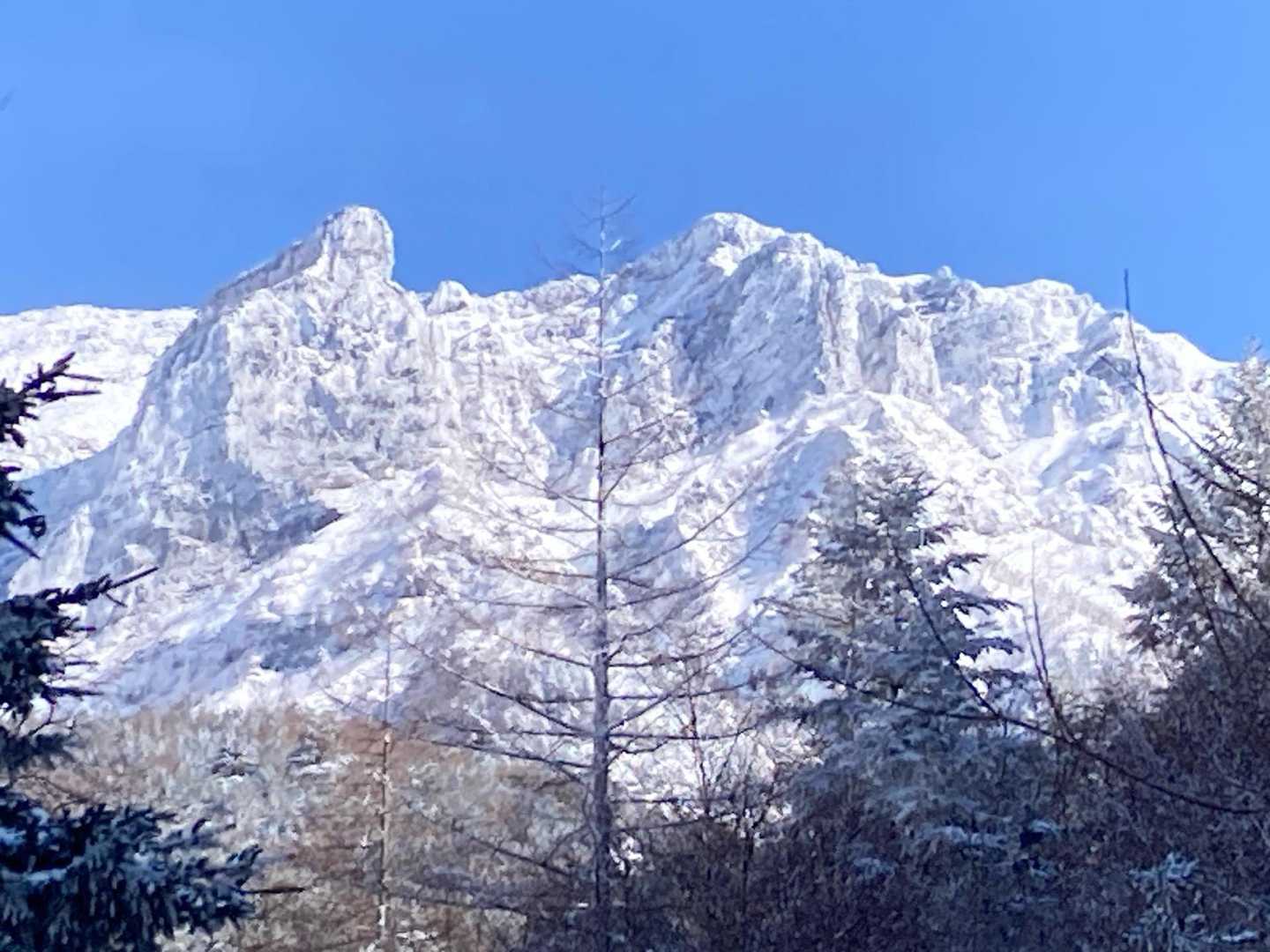 鮮やかにそびえ立つ大同心と小同心⁉︎
また横岳を歩きたいなぁと思いました。
