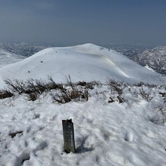 後続も次々と来る