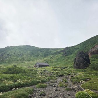 別の避難小屋、不動平避難小屋です
