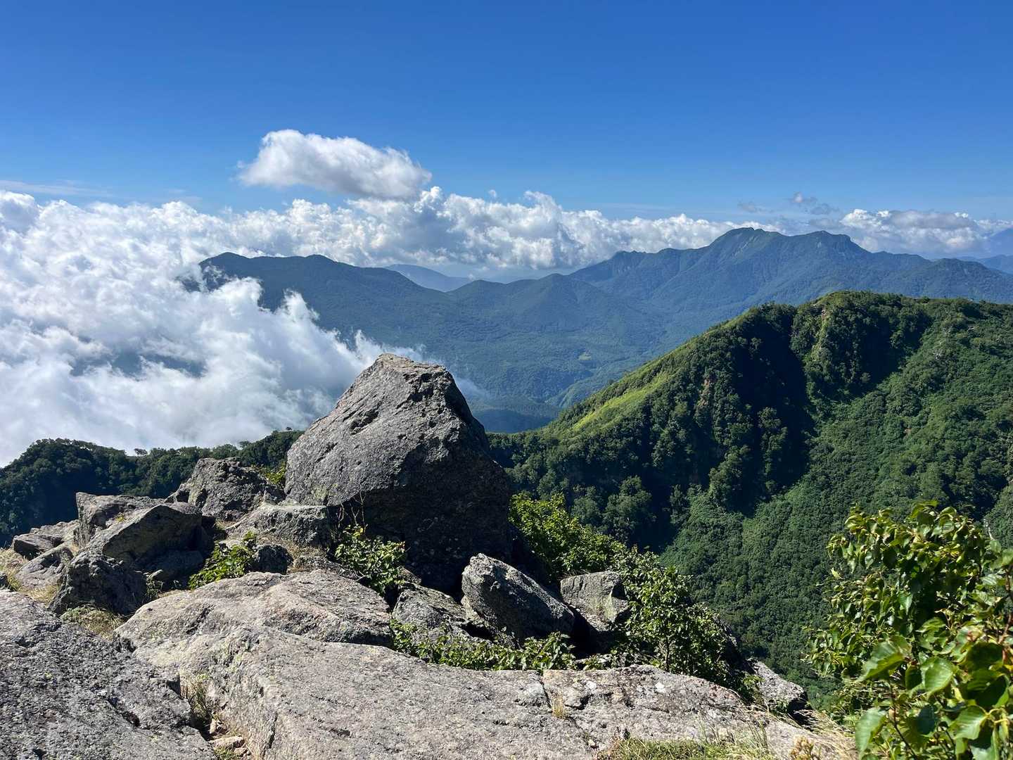 妙高山（燕温泉） | 野天風呂に始まり、急登「胸突き八丁」と鎖場を越え越後富士への写真
