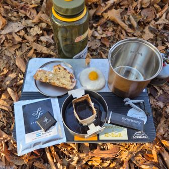 そして頂き物のコーヒーと、頂き物の手作りシュトーレン😋