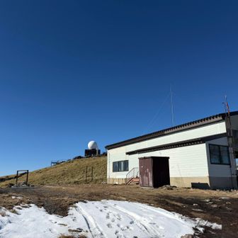 リフト山頂駅。頂上のすぐ下。