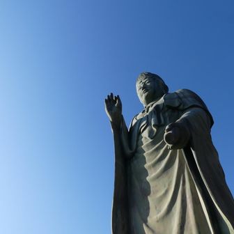 塩船平和観音立像