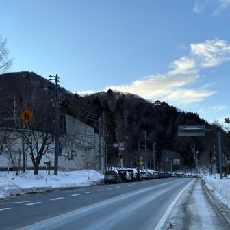 路駐の列🚗
これを見ると路駐すればよかったかなー？なんて思うw