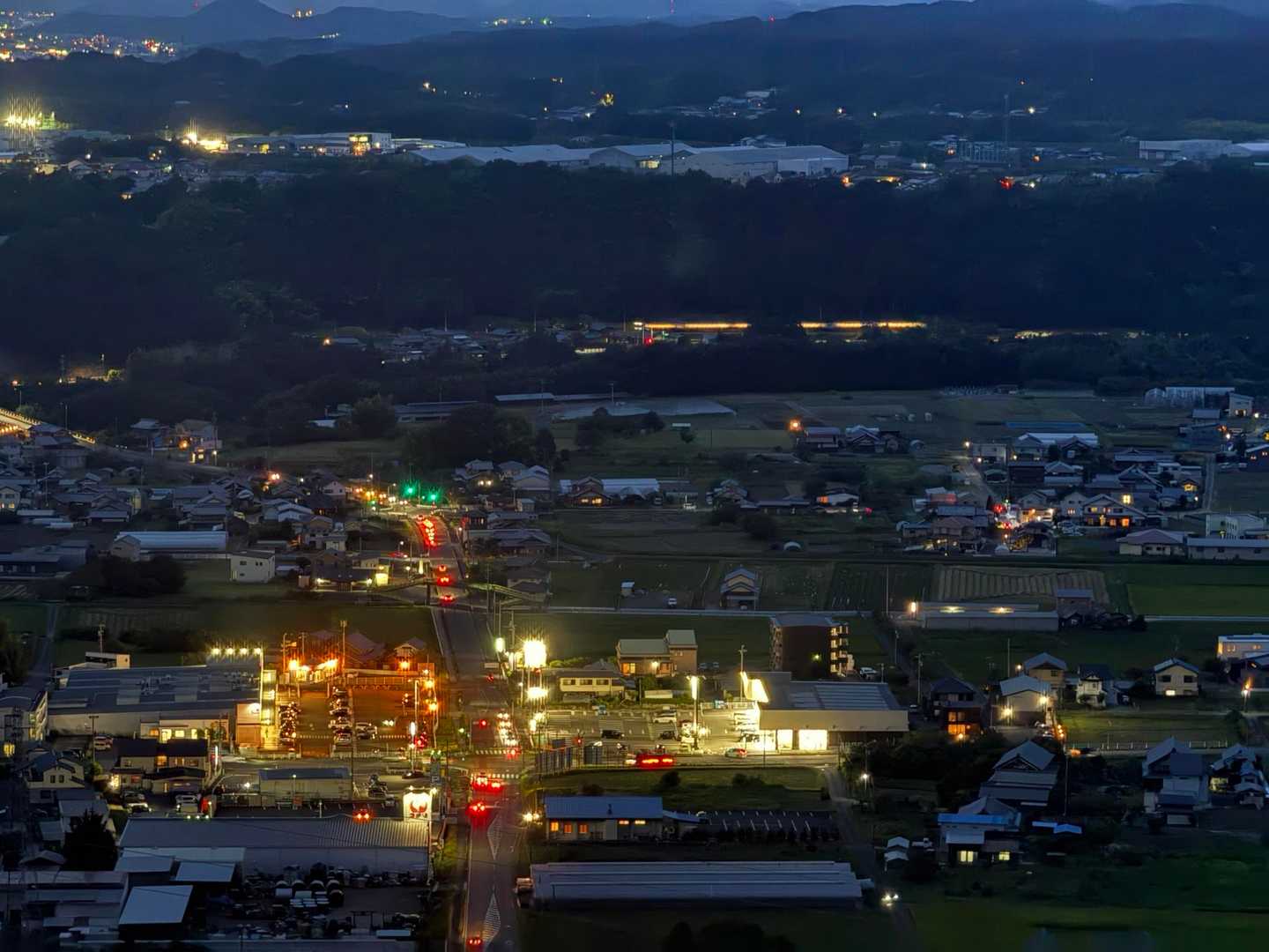 お気ずきだろうか…
JRが走ってます🚃