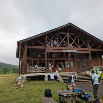 この日は山の整備をするらしき人が集まっていました