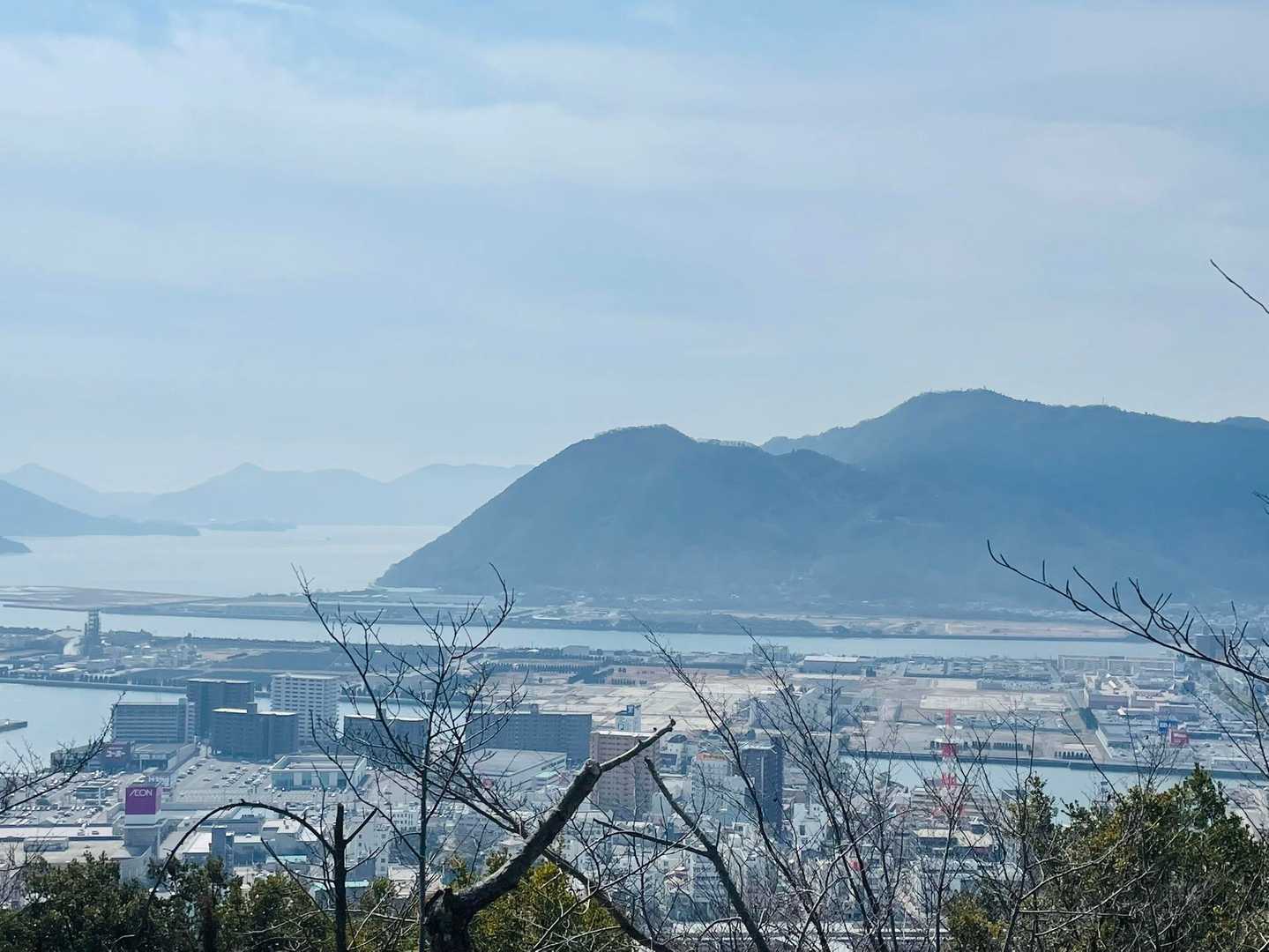 筆影山がみえます