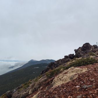 茶臼山の展望スポットへ行ってみたら、蓼科山がよくみえた✨