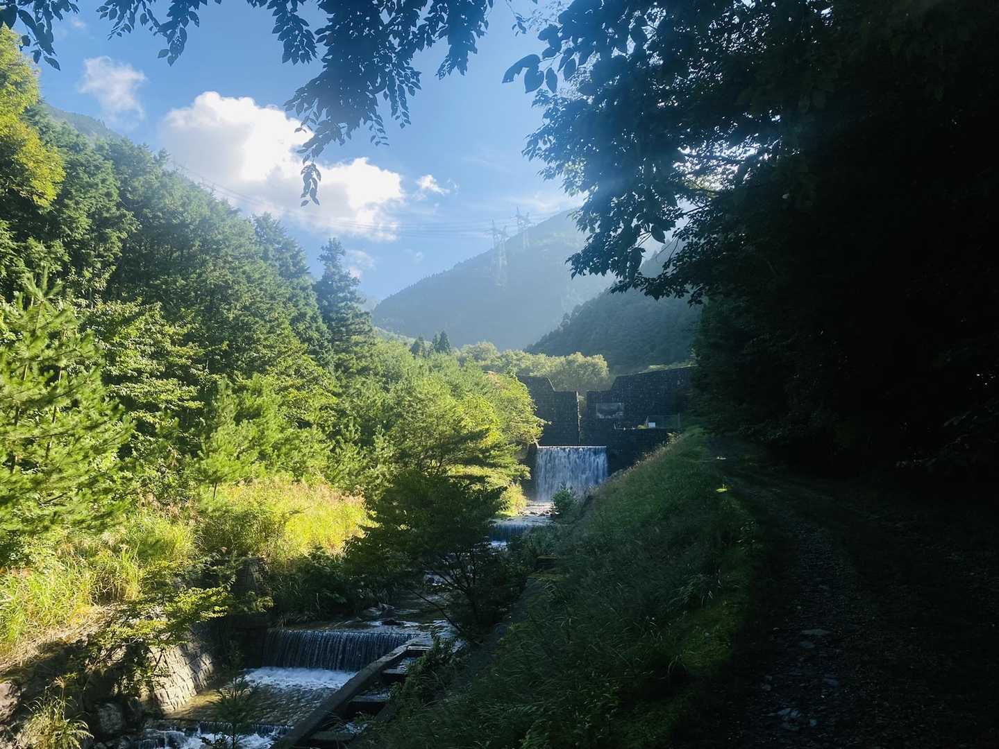 朝８時半に駐車場から登山口へ
最高の天気でした
