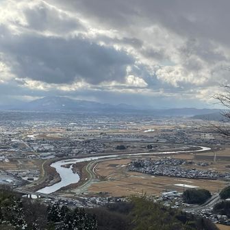 小矢部川蛇行
田んぼには雪ほとんどなし