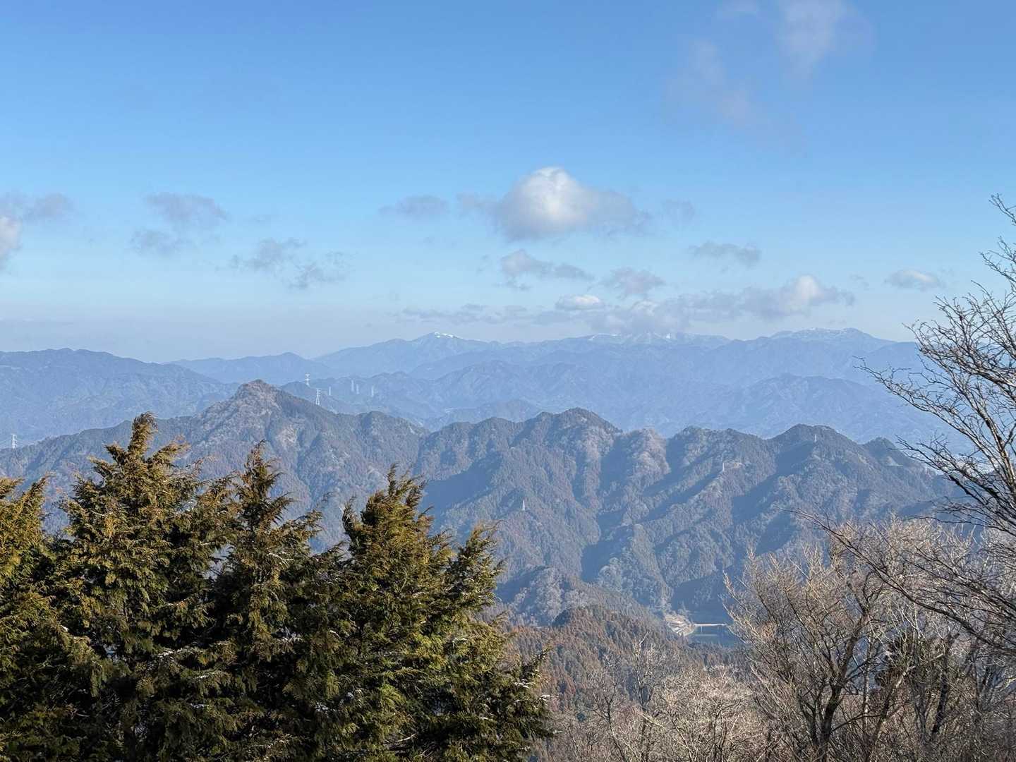 錫杖ヶ岳と錫杖湖もスッキリ見えます