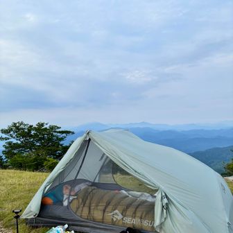 両サイド絶景。中々無いよコレは。サイコーのテント泊。