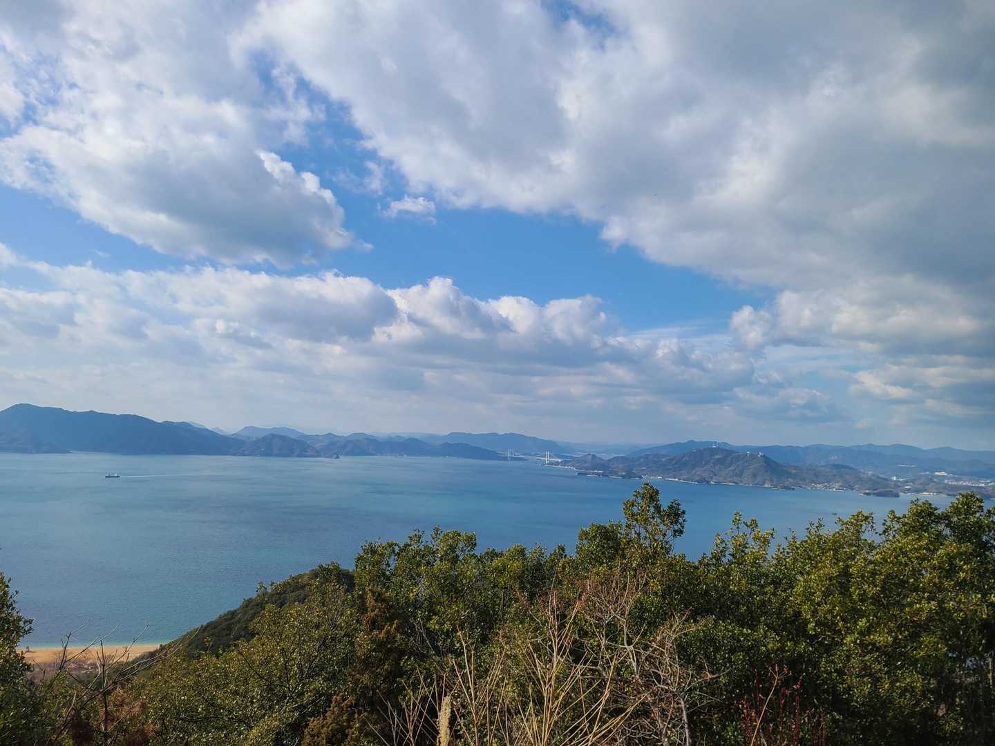 因島大橋が見えます。
