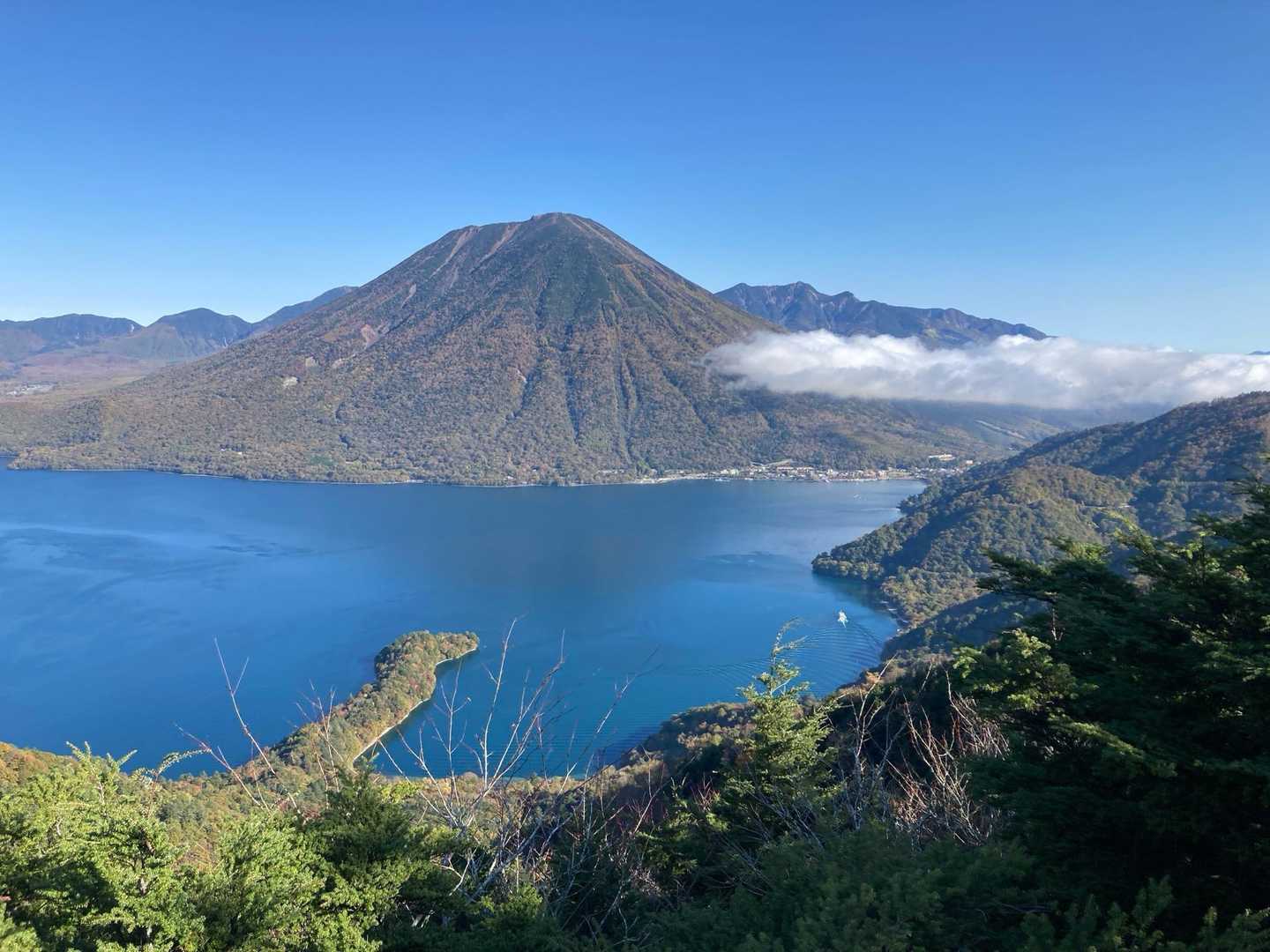 半月山展望台から
素晴らしい眺めです✨