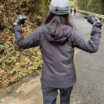それもそのはず‼️

奥様…

違和感…

今日はこのスタイルで登るそうです😅