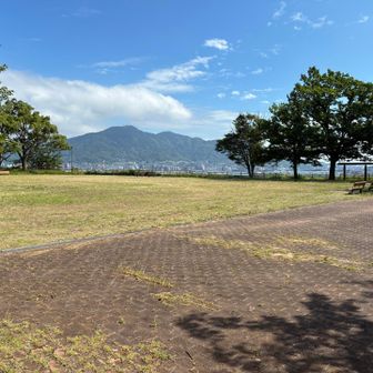 岬ノ山🙌山頂は広い公園
