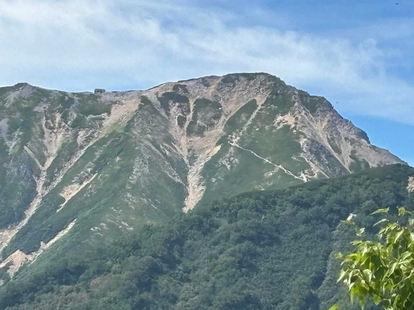 あれが大天井岳かな？この時はまだこのあとここまで行くと思ってません(^^;;