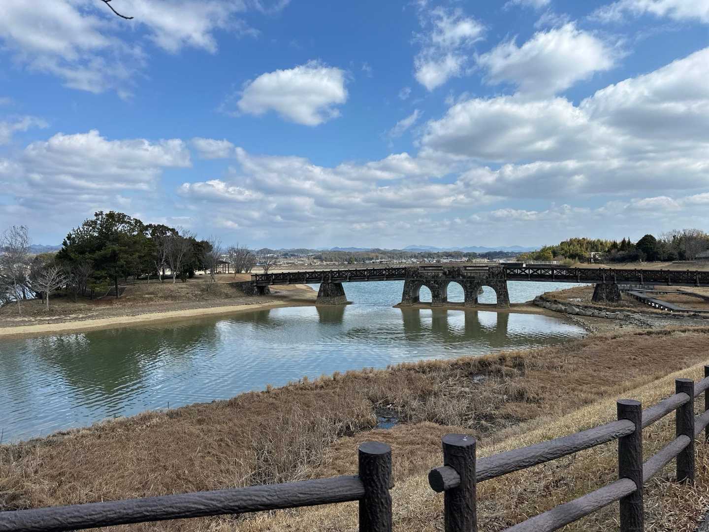 いい感じの眼鏡橋みたいな🥸
絶対ここで◯◯だよね〜😜