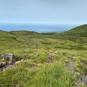 メインの登山道に戻る道は細くわかりにくいので、注意。