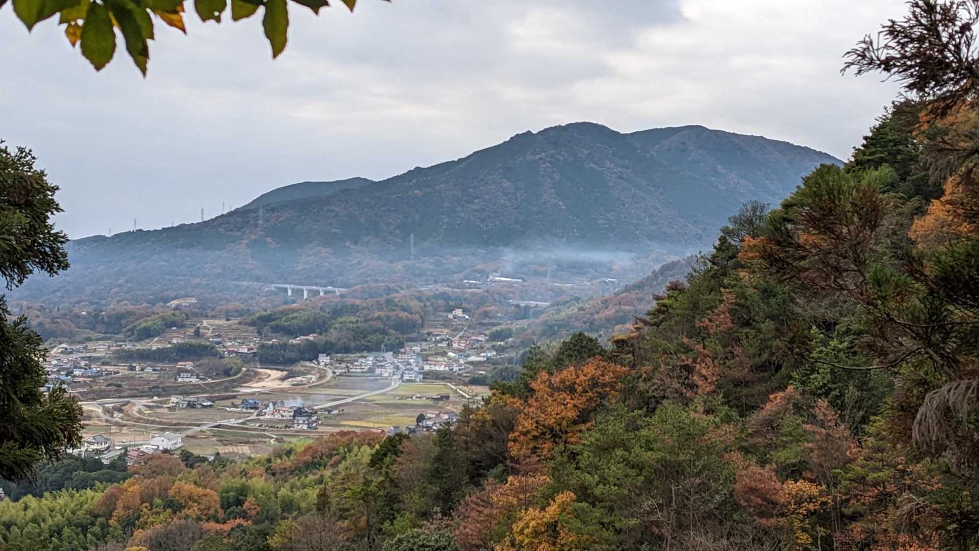 あれ🖕灰ヶ峰みたい