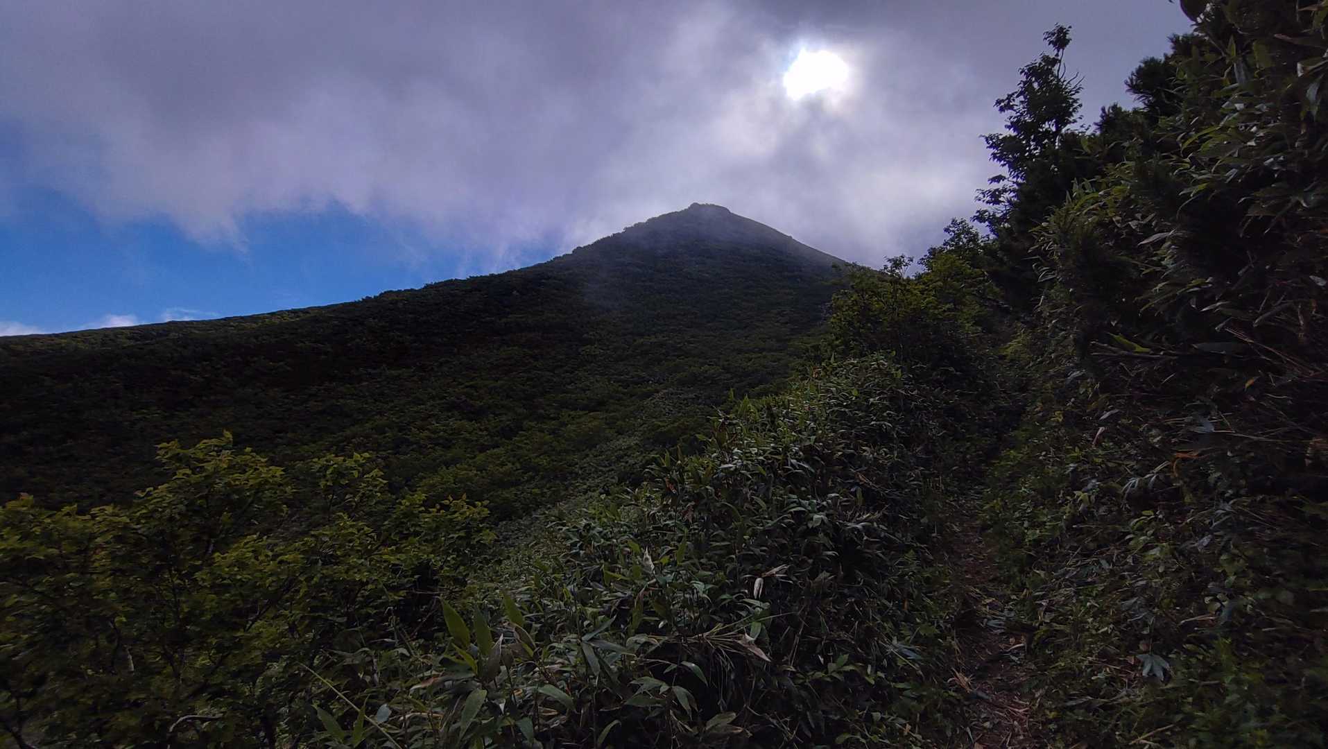 この時はこれが三眺山だと思ってたけど偽ピーク😃