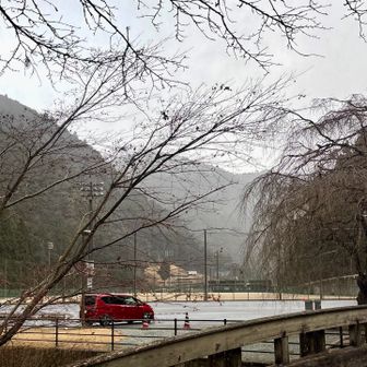駐車場に着いたら雪が降ってきた☃️