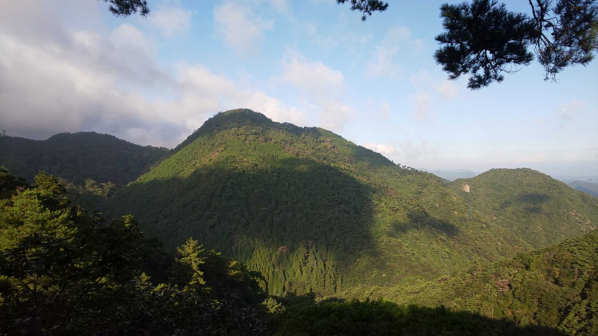晴れの湯槽谷山