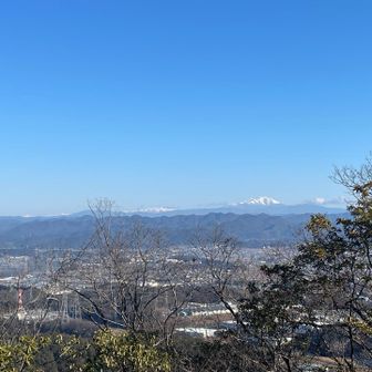 右から御嶽山、乗鞍岳、槍ヶ岳もちらっと見えました