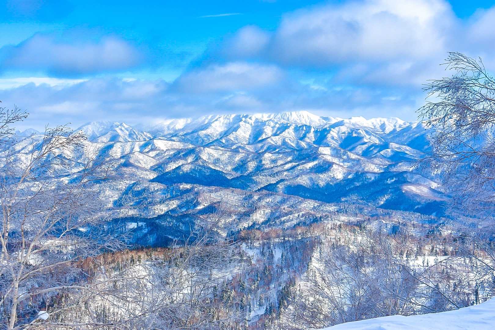 芦別岳、☁️がかかってても美しい😍