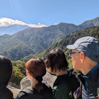 絶景ポイントから！
甲斐駒ヶ岳＆鳳凰三山をバックに！