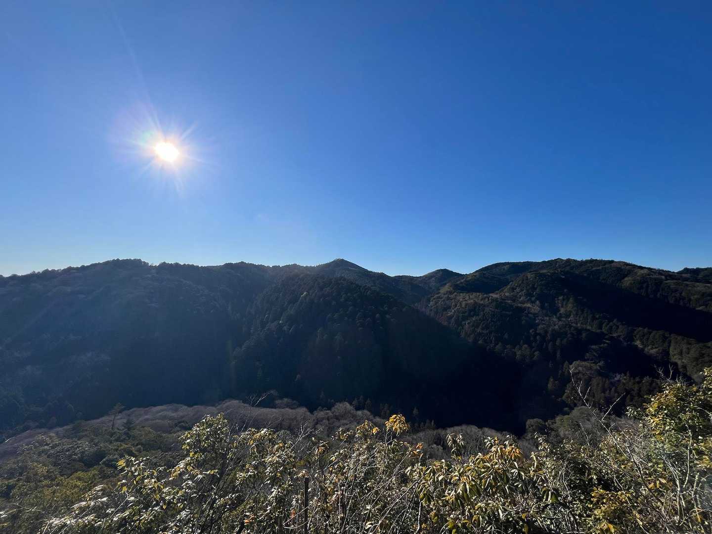 正面に赤沢富士🗻
