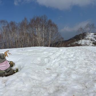 あらっ?😂まだここは山頂じゃなかったー笑
向こうが山頂。