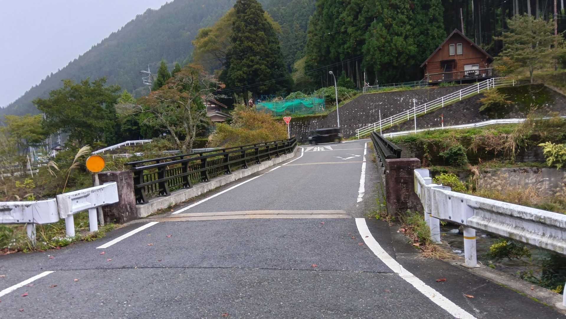 橋を渡ると国道🙌