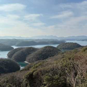 午前中登った白嶽が遠くに見える