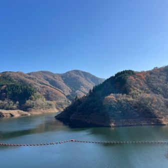 ダム湖！
綺麗ですね！