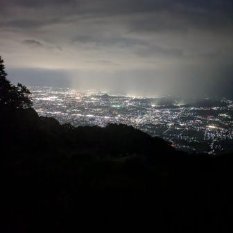 パラグライダー広場から。
奈良側の夜景。一番キレイ。