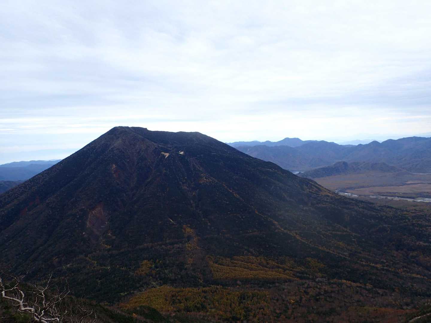 男体山