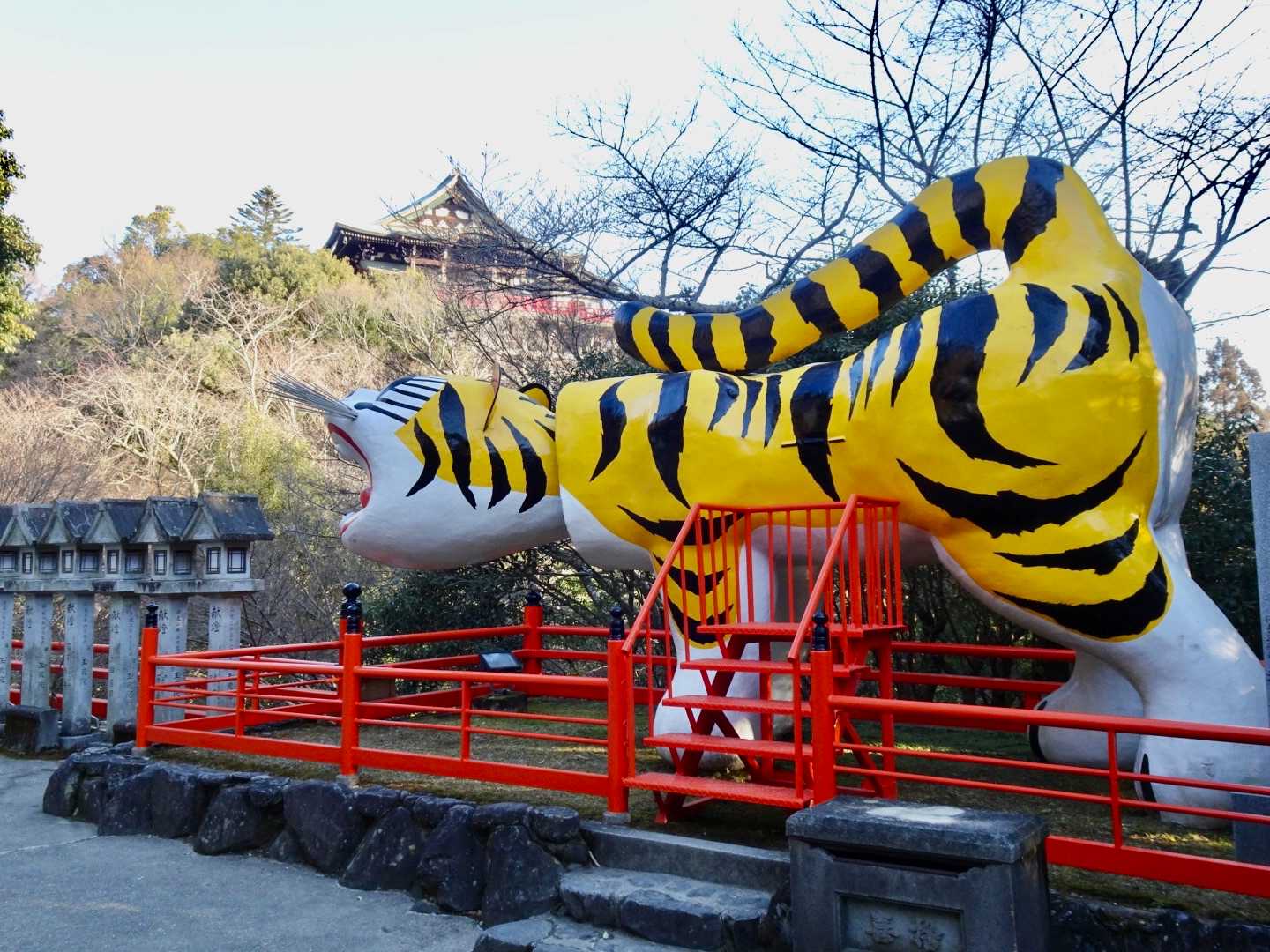 信貴山下駅-万葉荘園バス停-西和清陵高校バス停-ハイキング 縦走コースの写真