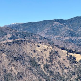 奥には金峰山の五丈石が見えます🪨