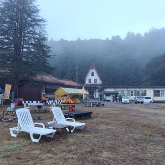 ２日目は朝霧🌫️✨
冗談ばかり言ってた宿のおじさんが、法螺を吹いて見送ってくれました😆