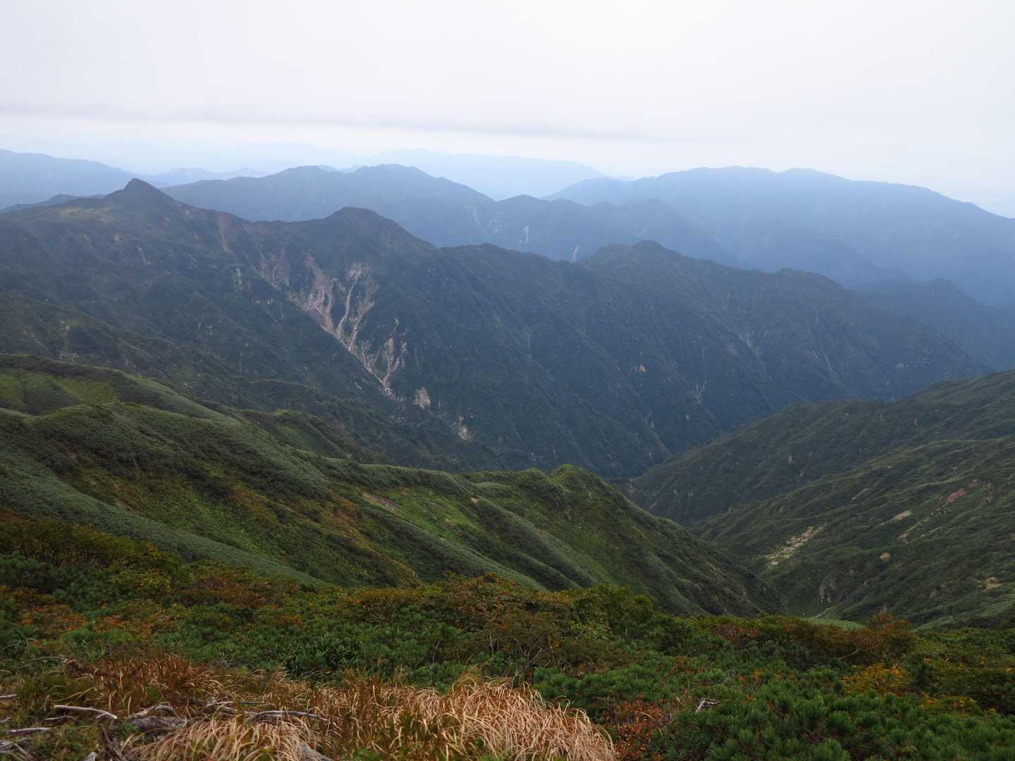 胎内山への途上、西側の景観