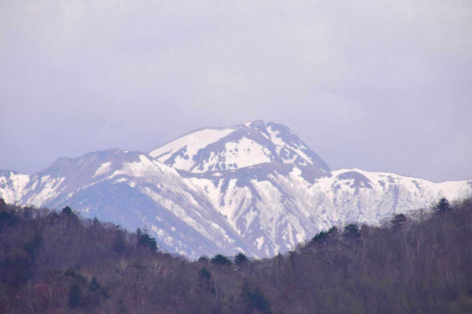 日光白根山はまだ雪がたっぷり