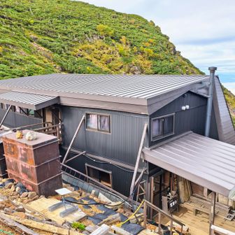 根石岳山荘