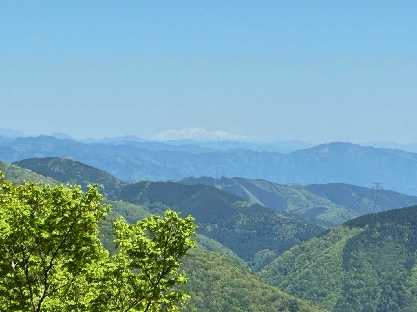 最後に御嶽を見納めで下山👍