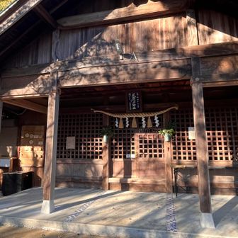 尾張戸神社に到着❣
木に積もった雪って…溶けたら水になって降ってくるんですね😇🚿