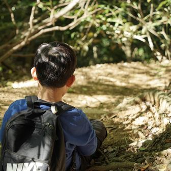 休憩する〜と座り込む…