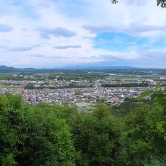 駐車場からの展望も素晴らしい
遠くに見えるのは、六甲山系⛰️