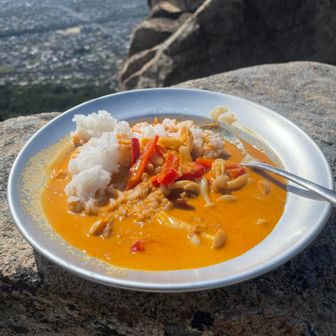ここで
早めのランチ

美味しい！

くみちょう
ごちそうさまでしたー


わがまま言って
わたしだけ
キュウリ抜き　笑