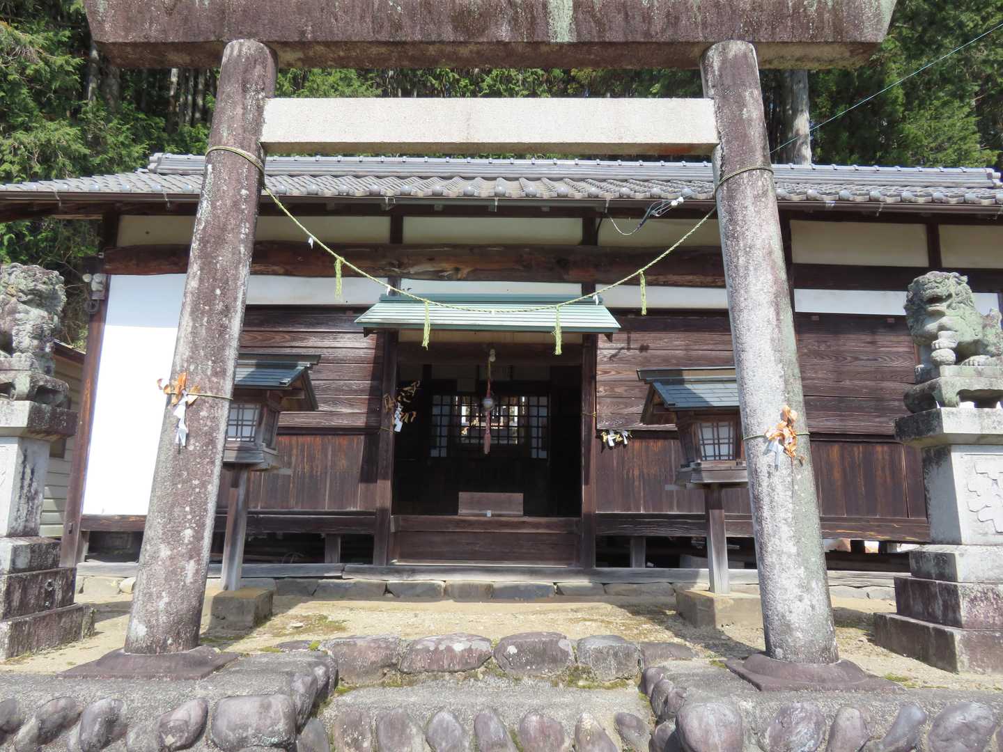 諏訪神社
安全祈願です