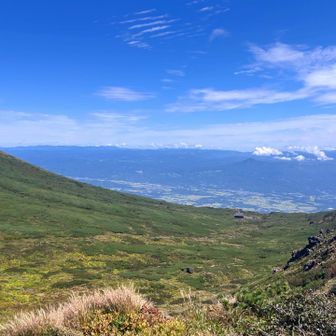 八合目小屋と姫神山方面